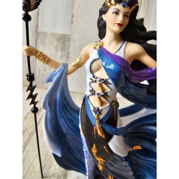 Danbury mint Storm princess Bill figurine gold superhero RARE statue - Picture 3 of 10